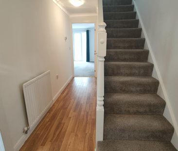 5 bedroom detached house to rent - Photo 3