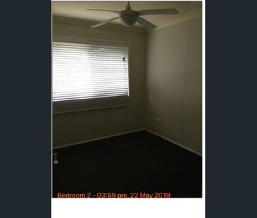 Neat, Comfortable & Ready to Move Into 3 bedroom house - Photo 3