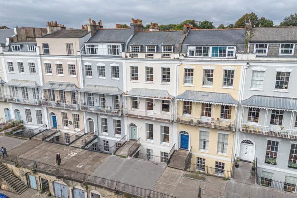 Royal York Crescent, - Photo 1