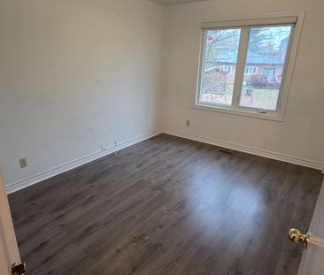 For Lease - 42 Donnacona Crescent, Toronto, Ontario - Photo 3