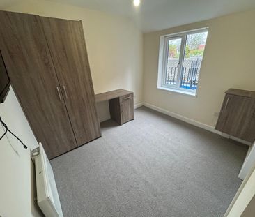 Chester Road North, Kidderminster - Photo 6