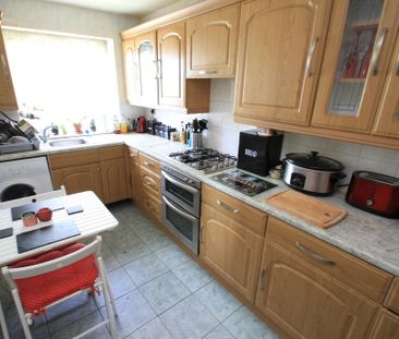 2 bed apartment to rent in Blackbird Road, Leicester, LE4 - Photo 3