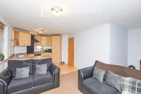 2 bedroom flat to rent - Photo 4