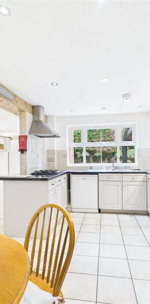 Woodford Green, Bracknell Woodford Green, Bracknell - Photo 2