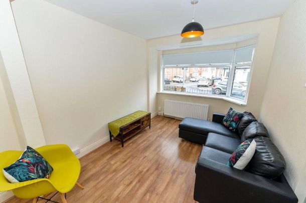 7 Ravenhill Avenue, Belfast, BT6 8LD - Photo 1