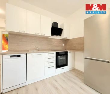 Pronájem bytu 1+kk v Tuchoměřicích, ul. V Kněžívce - Photo 1