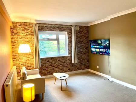 1 Bed Flat, Merton Mansions, SW20 - Photo 2