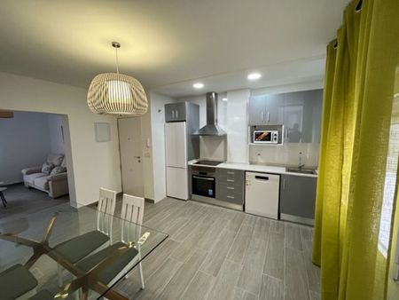 Alquiler de piso en Calle Doctor Jiménez Díaz - Photo 3