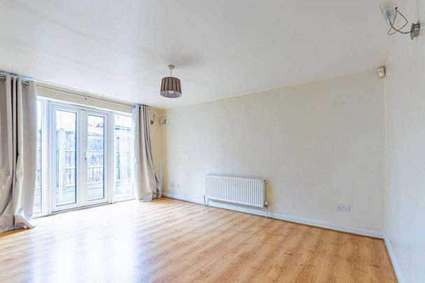 2 bed Flat for rent - Photo 1