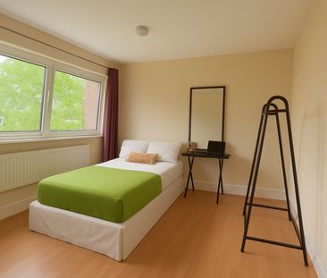 Room in a Shared House, Gilbertson House, E14 - Photo 4