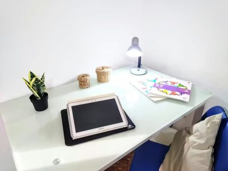 Carrer de Vázquez de Mella, Burjassot, Valencian Community 46100 - Foto 4