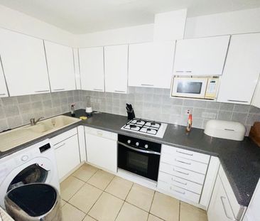 Luxurious En Suite Room in Exclusive Cumberland Mills Square – Avai... - Photo 3