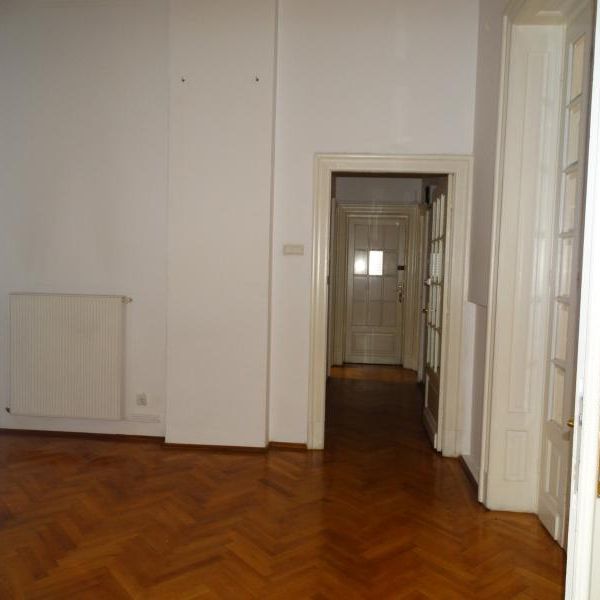 Inchiriere apartament 4 camere Cotroceni-Eroilor, in vila, nemobilat - Photo 1