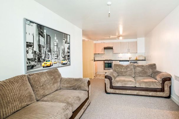 2 bedroom flat to rent - Photo 1