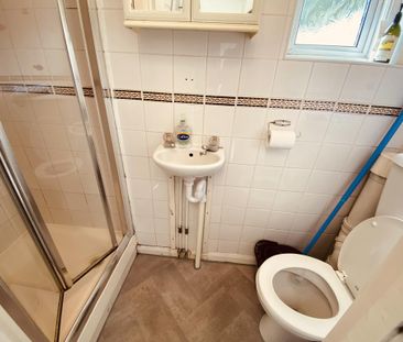 1 bedroom in a house share to rent - Photo 6