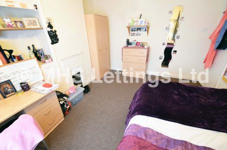 3 Bedroom Mid Terraced House for rent in Mayville Avenue - Photo 4