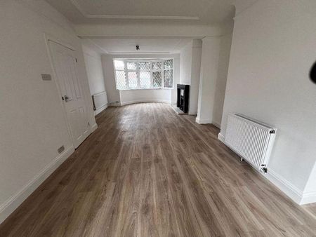 4 bedroom property to rent - Photo 2