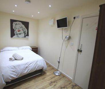 Studio to rent - Photo 3