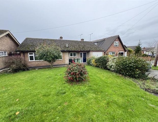 3 bedroom detached bungalow to rent - Photo 1