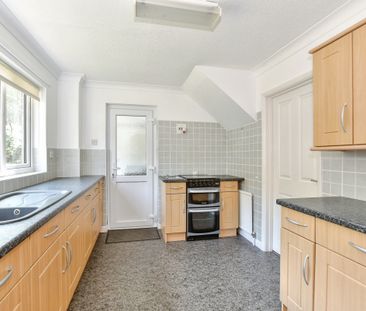 3 bedroom link detached house to rent - Photo 4