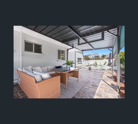 2 Catamaran Street, Manly West, Qld 4179 - Photo 3