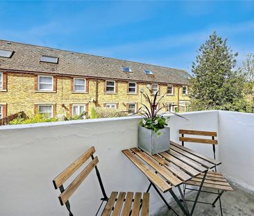 Chesham Court, Trinity Road, London, SW18 - Photo 6
