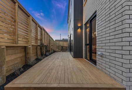 Brand New 3-Bed, 3-Bath Townhouse in Massey - Photo 3