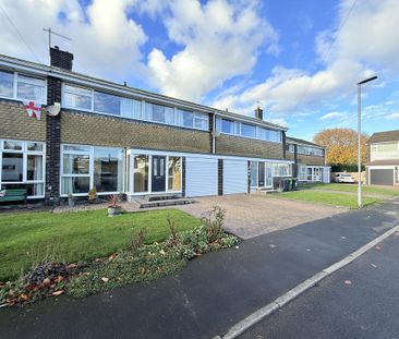 4 bedroom semi-detached house to rent - Photo 5