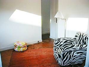 Logement à Paris, Location meublée - Photo 2