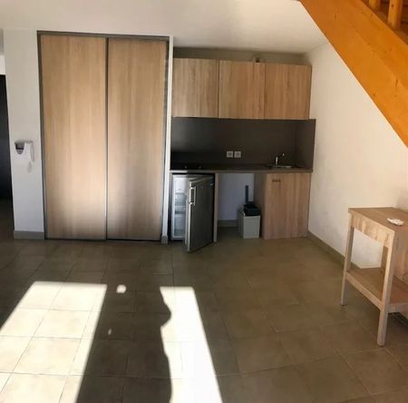 Location Appartement 2 pièces 55m² NIMES 30900 - Photo 3