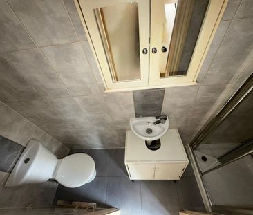 Studio Flat, St Peter's Road, N9 - Photo 3