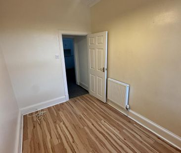 3 bedroom flat to rent - Photo 6