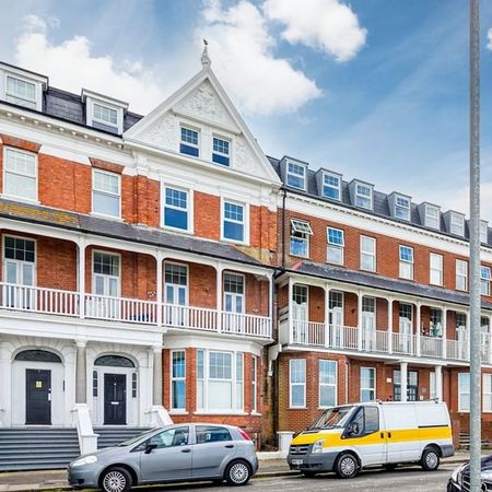 Lewis Crescent, Cliftonville, Margate, CT9 2LQ, Kent - Photo 4