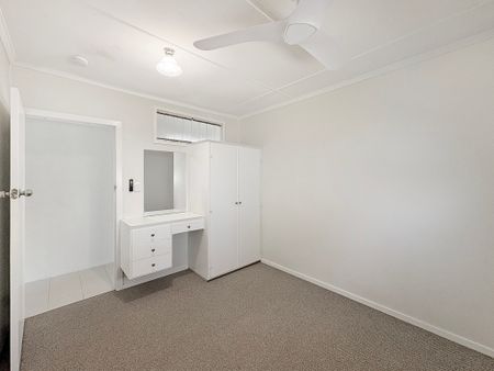 Charming 3-Bedroom Home - Photo 5