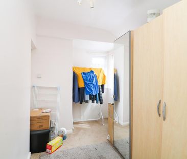 4 bedroom semi-detached house to rent - Photo 1