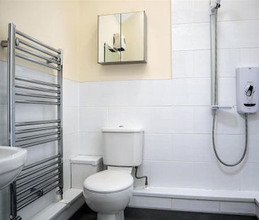 2 bedroom semi-detached bungalow to rent - Photo 3