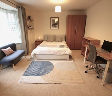 4 Bed Detached House, Lowry Grove, BS16 - Photo 1