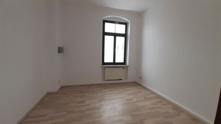 Großzügig geschnittene 4-Zimmer-Wohnung in Cossebaude! - Photo 5