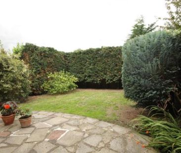 Newsham Road, Woking - 3 bedrooms Property for lettings - Seymours - Photo 5