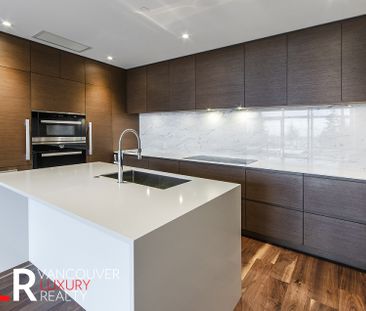 Condo in West Vancouver, BC - Photo 5