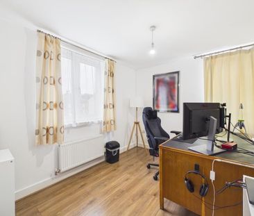 Typhoon Way, Brockworth - Photo 4