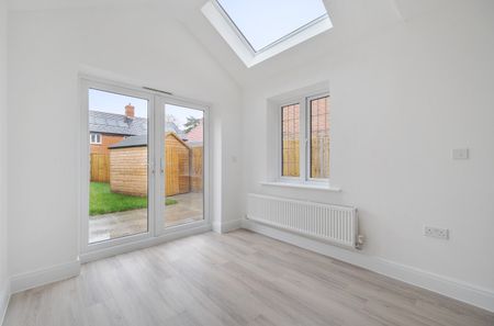 3 bedroom detached house to rent - Photo 2