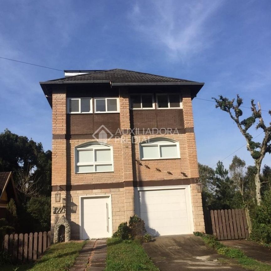 Casa em Condomínio com 4 quartos e 315m² para alugar em Quinta da Serra, Canela. - Photo 1