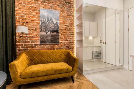 Przyjemne, ciche dwa pokoje w ścisłym centrum - Zdjęcie 2