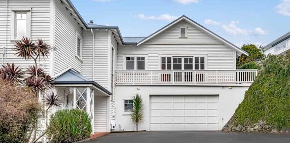 Stunning with all the views - Photo 2