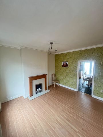2 Bed Terraced House, Hinde Street, M40 - Photo 2