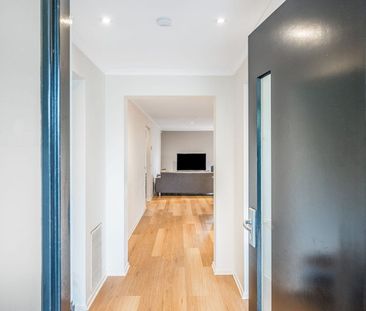 Expansive family home in established Highton - Photo 5