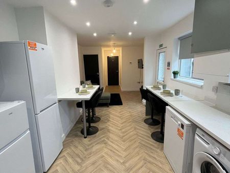 Market Street Room 4 - Photo 4