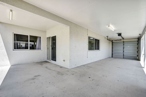 Charming and Versatile Home in Bushland Beach - Photo 1