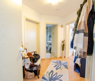 Moderne 2 Zimmer-Wohnung im Dachgeschoss mit Loggia und Stellplatz - Photo 5